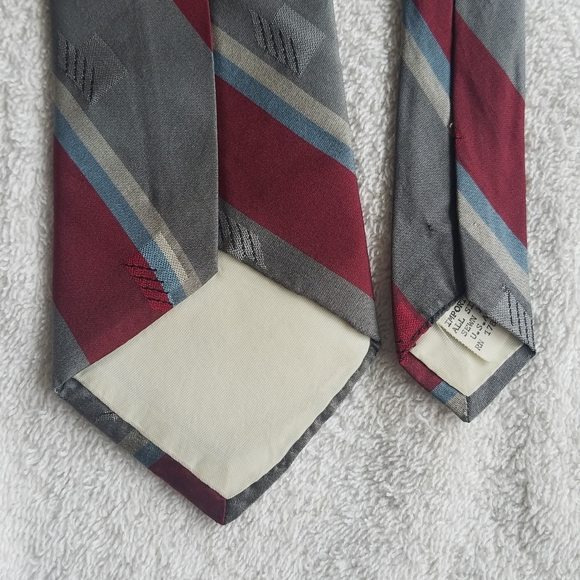 John Ashford 100% Silk Necktie / Suit Tie Grey, Red, Blue Stripe - Picture 8 of 14